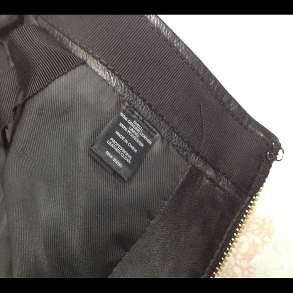 NEW WITH TAGS EXPRESS 100% LEATHER MINI SKIRT - Picture 6 of 8